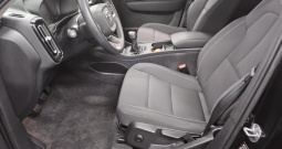 Volvo XC40 T3 Momentum 163 KS, LED+KAM+GR SJED+VIRT +TEMP+ASIST