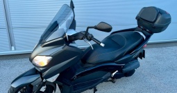 YAMAHA X-MAX 250