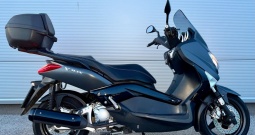 YAMAHA X-MAX 250