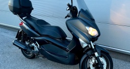 YAMAHA X-MAX 250