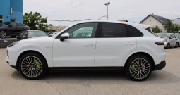 Porsche Cayenne 3.0 V6 E-Hybrid *NAVI,LED,PANORAMA,KAMERA 360*