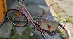 Retro roza ženski bicikl