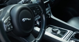 Jaguar F-Pace 2.0 D AWD Prestige
