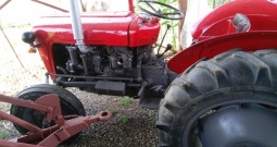 Traktor Ferguson 533