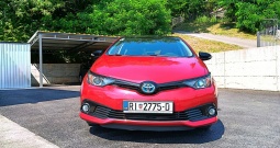 Toyota Auris Hybrid 1.8L