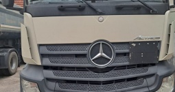 Mercedes 18-43 2016 godina - kamion s poluprikolicom