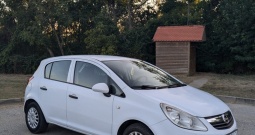 Opel Corsa D 1.2, godinu dana registriran