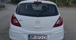 Opel Corsa D 1.2, godinu dana registriran