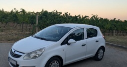 Opel Corsa D 1.2, godinu dana registriran