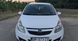 Opel Corsa D 1.2, godinu dana registriran