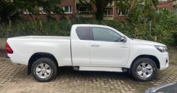 Toyota Hilux 2.4d 4x4 150 KS, KAM+GR SJED+TEM+ASIST