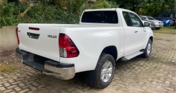 Toyota Hilux 2.4d 4x4 150 KS, KAM+GR SJED+TEM+ASIST