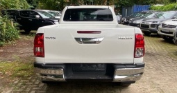 Toyota Hilux 2.4d 4x4 150 KS, KAM+GR SJED+TEM+ASIST