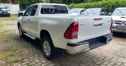 Toyota Hilux 2.4d 4x4 150 KS, KAM+GR SJED+TEM+ASIST