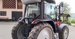 Traktor Massey Ferguson 2435 ST