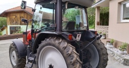 Traktor Massey Ferguson 2435 ST