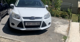 Prodaje se Ford focus 2015 ecobust 1,0 ecobust,prvi vlasnik,izuzetno uščuvan.