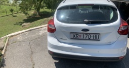 Prodaje se Ford focus 2015 ecobust 1,0 ecobust,prvi vlasnik,izuzetno uščuvan.