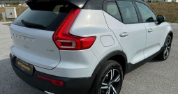 Volvo XC40 1.5 T3 Geartronic R-Design 163 KS, TEM+LED+GR SJED+NAVI+VIRT+ASIST