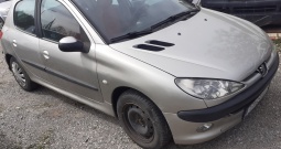 Peugeot 206 1.4 s plinom,2003 god,cjena je na ime kupca s prepisom