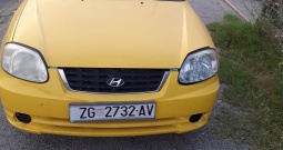 Hyndai Accent 1.5 i ,2004 god,reg.08/2024