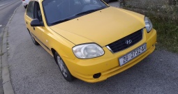 Hyndai Accent 1.5 i ,2004 god,reg.08/2024