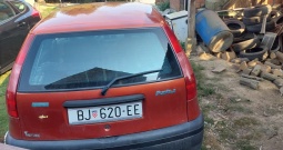 Prodaje se Fiat Punto