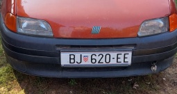 Prodaje se Fiat Punto