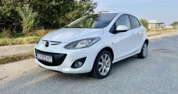 Prodajem - Mazda 2 (2012) benzinac