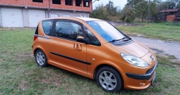 Peugeot 1007 1.4 hdi oličan-registriran-kartice-kao nov