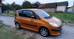 Peugeot 1007 1.4 hdi oličan-registriran-kartice-kao nov