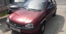 Opel Corsa Swing 1,4 i MOGUĆE PLAĆANJE KREDITNIM KARTICAMA