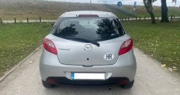 Mazda 2 1.3 + plin, klima, 2008. God