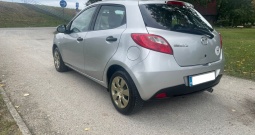 Mazda 2 1.3 + plin, klima, 2008. God