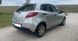 Mazda 2 1.3 + plin, klima, 2008. God