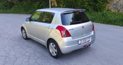 Suzuki Swift 1.3 GLX + plin