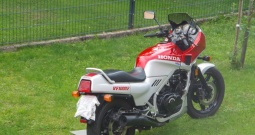 Honda vf 1000 f interceptor