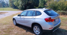 BMW X1 1.8 xdrive 4x4 samo 121000 km, garancia, stanje odlično, kartice