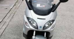 Piaggio X9 500