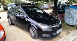 Povoljno Opel astra GTC 1.4 16 V prešla 113 800 tkm