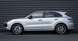 Porsche Cayenne Turbo 4.0 V8 Tiptronic S 550 KS, ZRAČNI+ACC+KAM+MATRIX+CHRONO