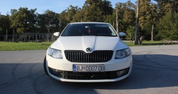 *Cijena do reg.* Škoda Octavia 2.0 TDI DSG *vrs unutrašnjost, F1, radar