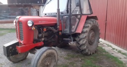 Traktor Imt 558 sa kabinom i servo volanom