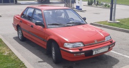 Honda Civic sedan iz 1991. u besprijekornom stanju