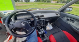 Honda Civic sedan iz 1991. u besprijekornom stanju