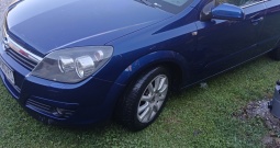 Opel Astra H, Cosmo oprema