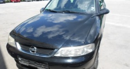 Opel Vectra 1,8 i KARAVAN