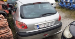 Peugeot 206 1.4 s plinom,2003 god,cjena je na ime kupca s prepisom