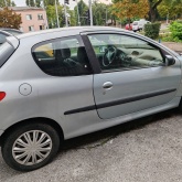 Peugeot 206, potpuno servisiran i registriran do 7/25