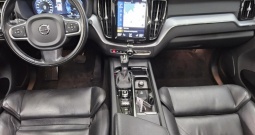 Volvo XC60 2.0 D4 Aut. Momentum Pro 190 KS, ACC+KAM+PANO+GR SJED+HEAD+VIRT+AS...